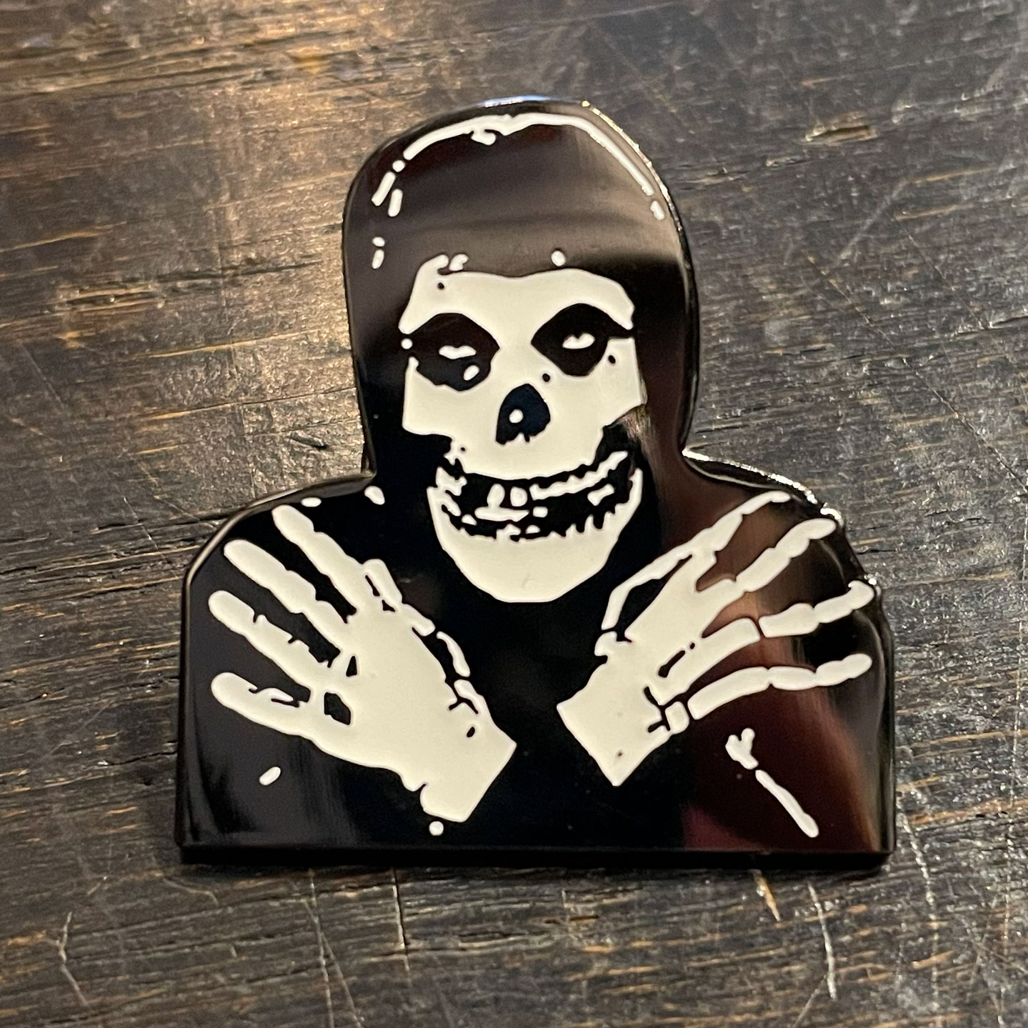 MISFITS ピンバッジ Crimson Ghost