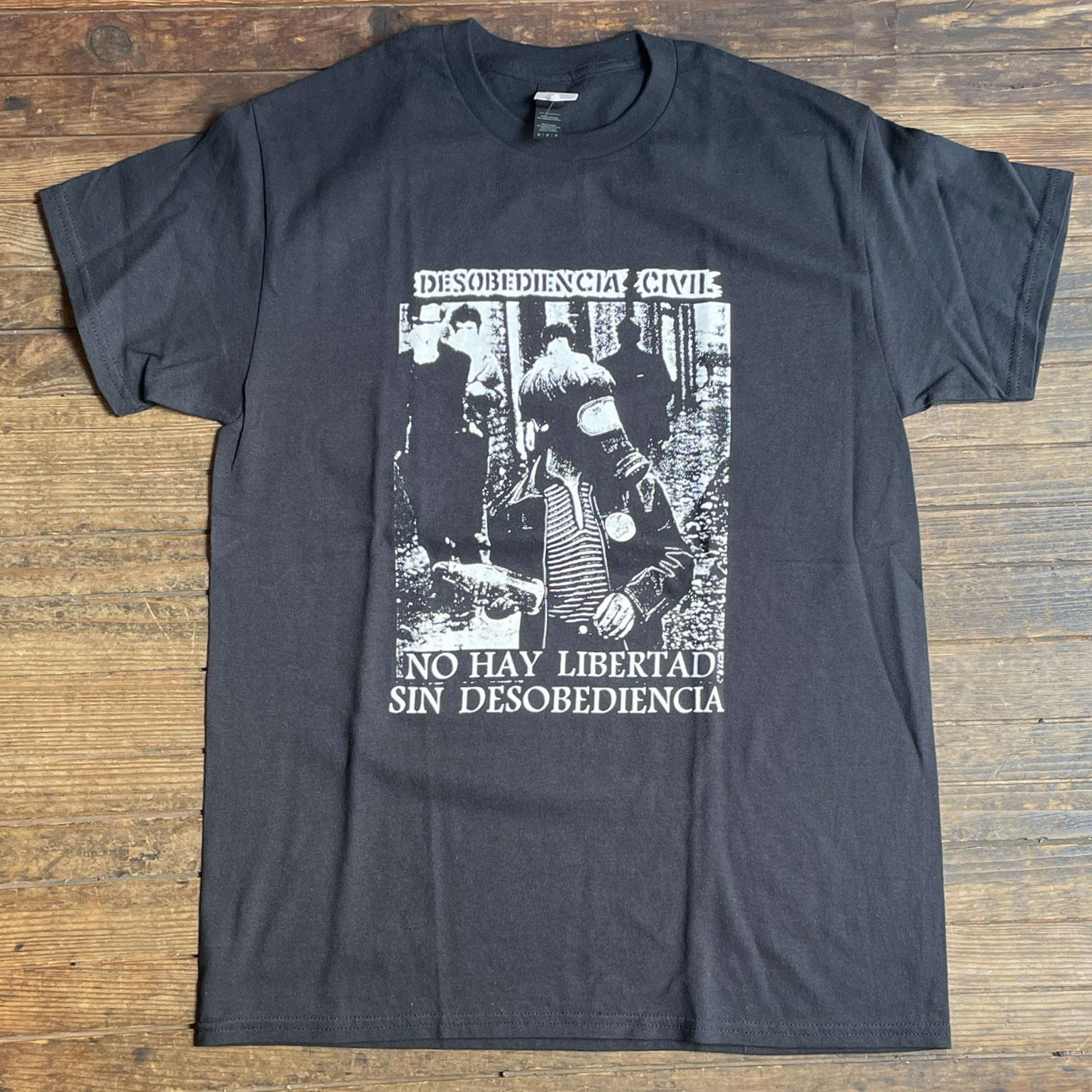 DESOBEDIENCIA CIVIL Tシャツ no hay libertad sin desobediencia