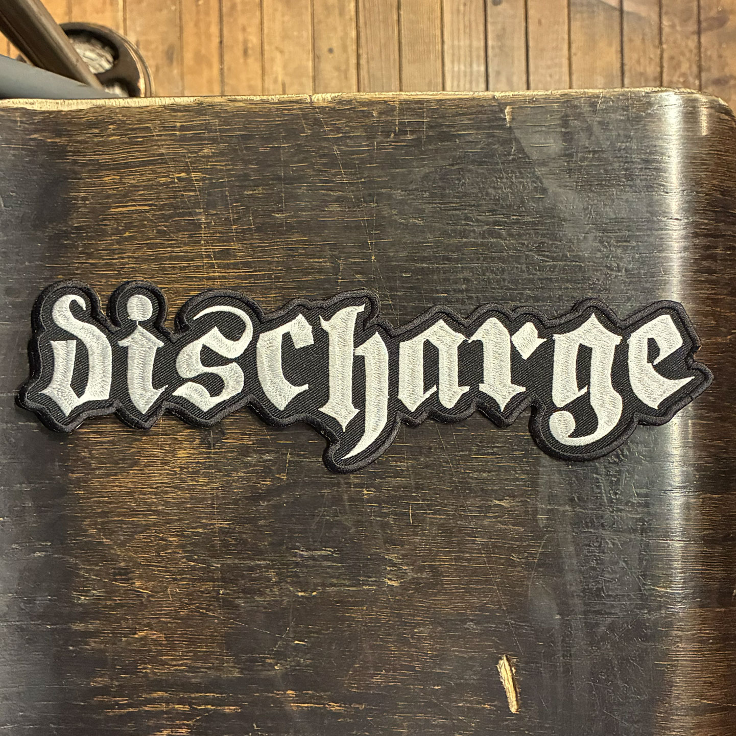 DISCHARGE 刺繍ワッペン BIG LOGO2