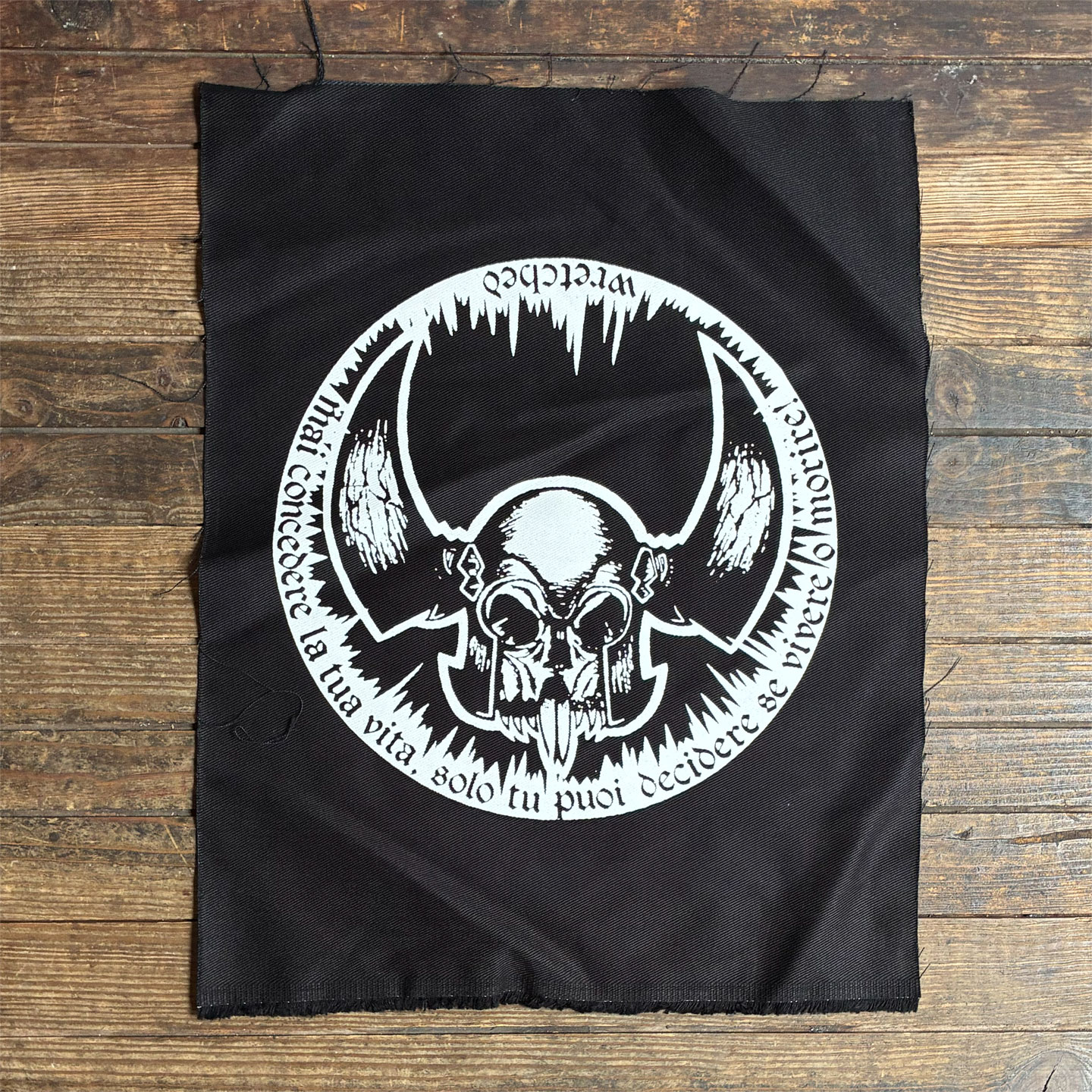 WRETCHED  BACKPATCH MAI CONCEDERE LA TUA VITA