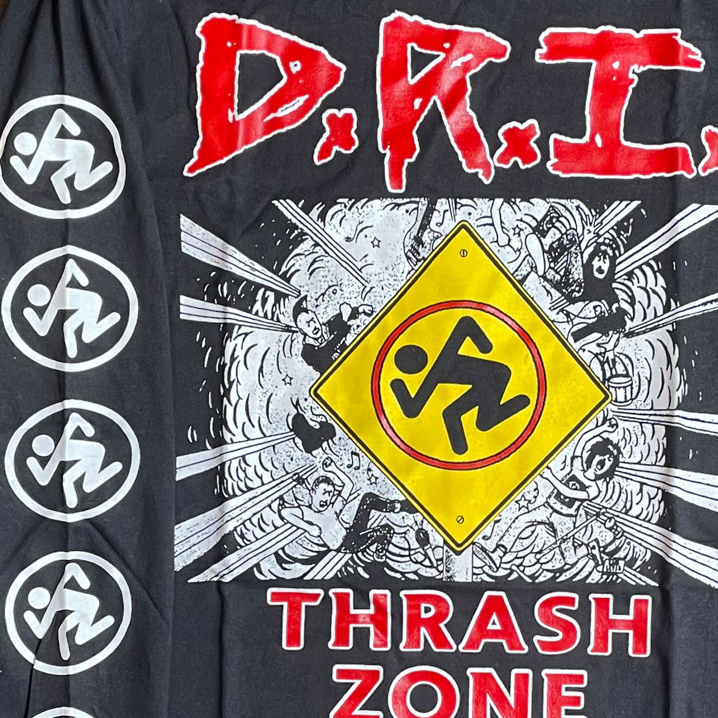 D.R.I. ロングスリーブTシャツ THRASH ZONE