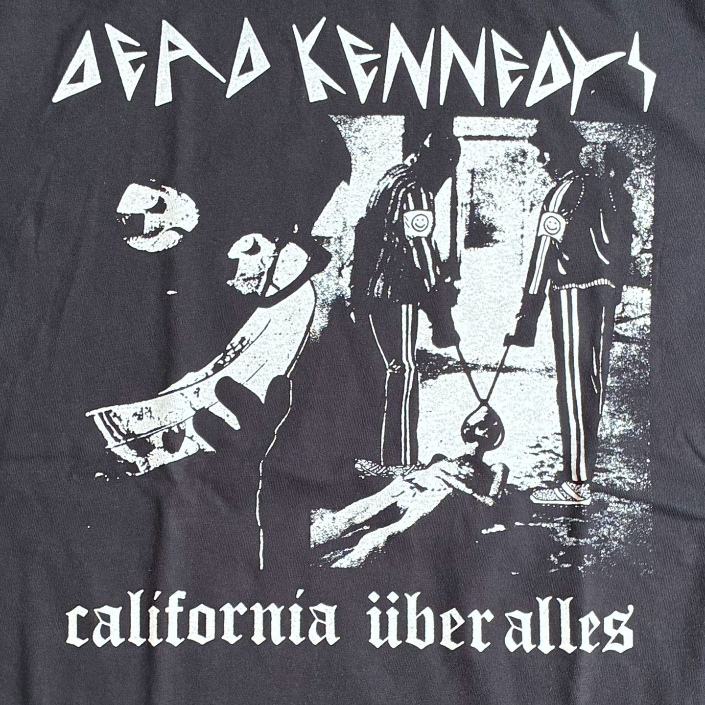 DEAD KENNEDYS Tシャツ california über alles
