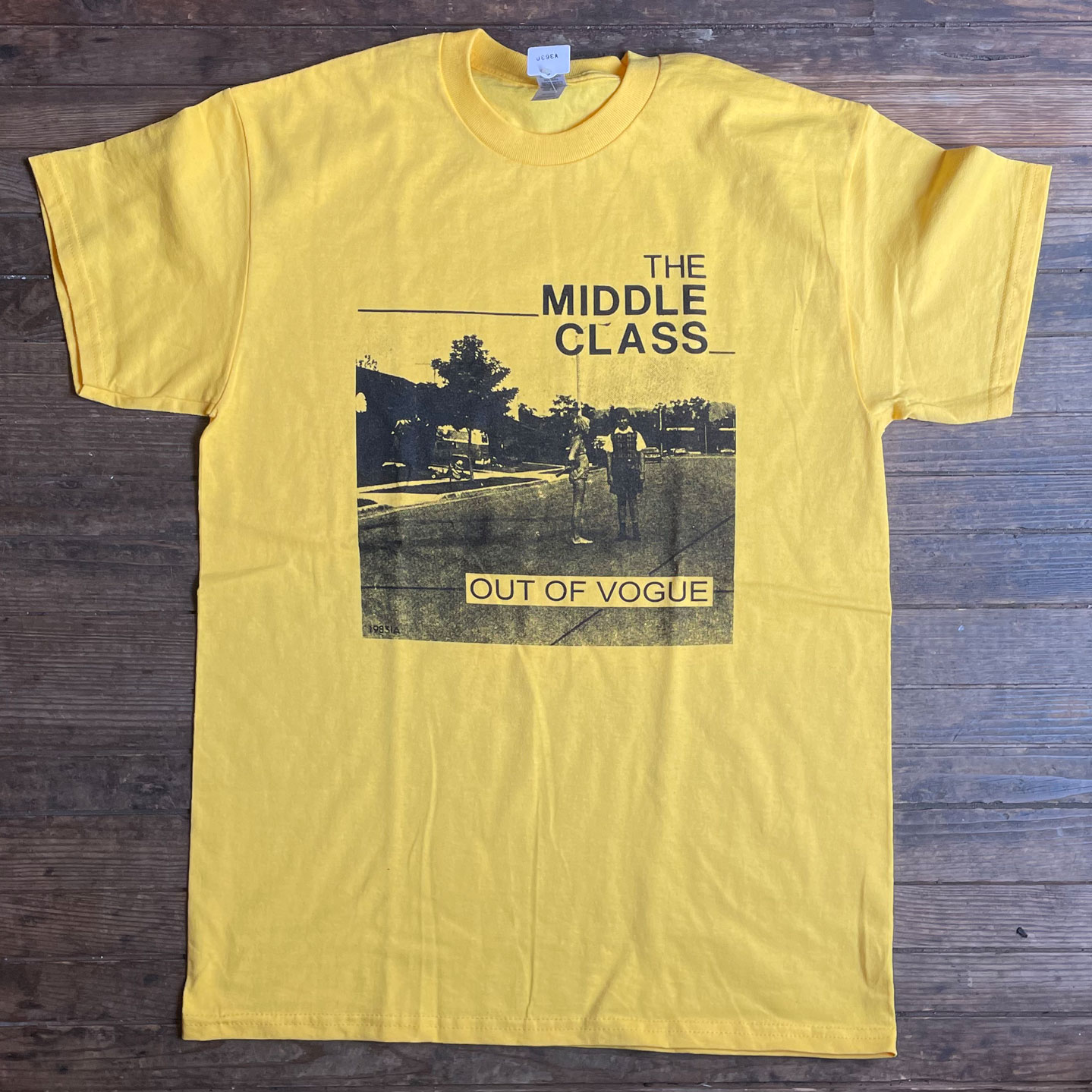 MIDDLE CLASS Tシャツ OUT OF VOGUE