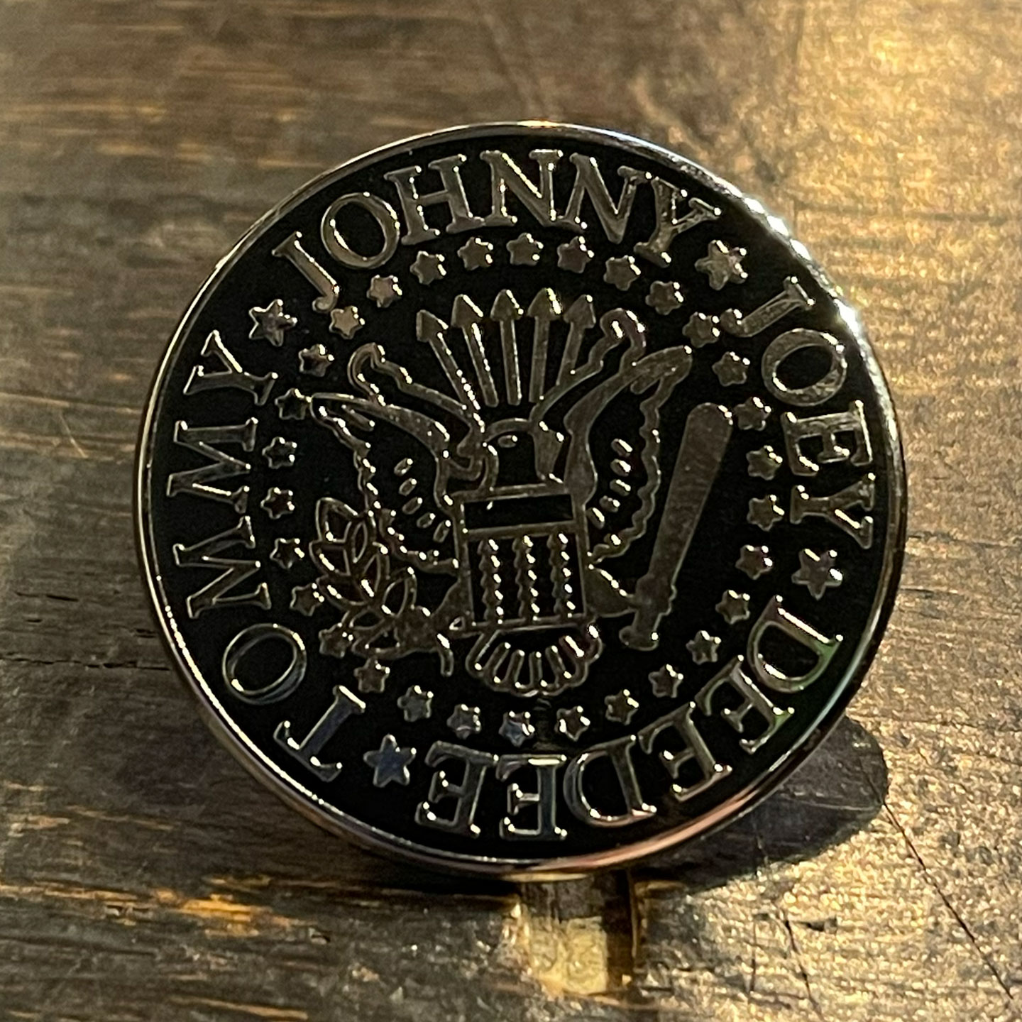 RAMONES ピンバッジ