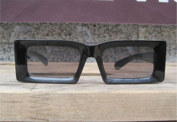 ITALY MADE VINTAGE  SUNGLASS SQUARE