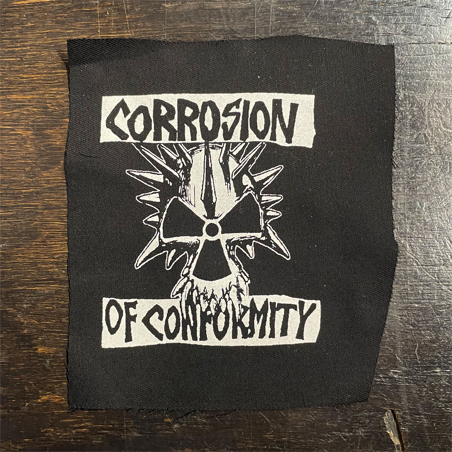 Corrosion of conformity PATCH ロゴ