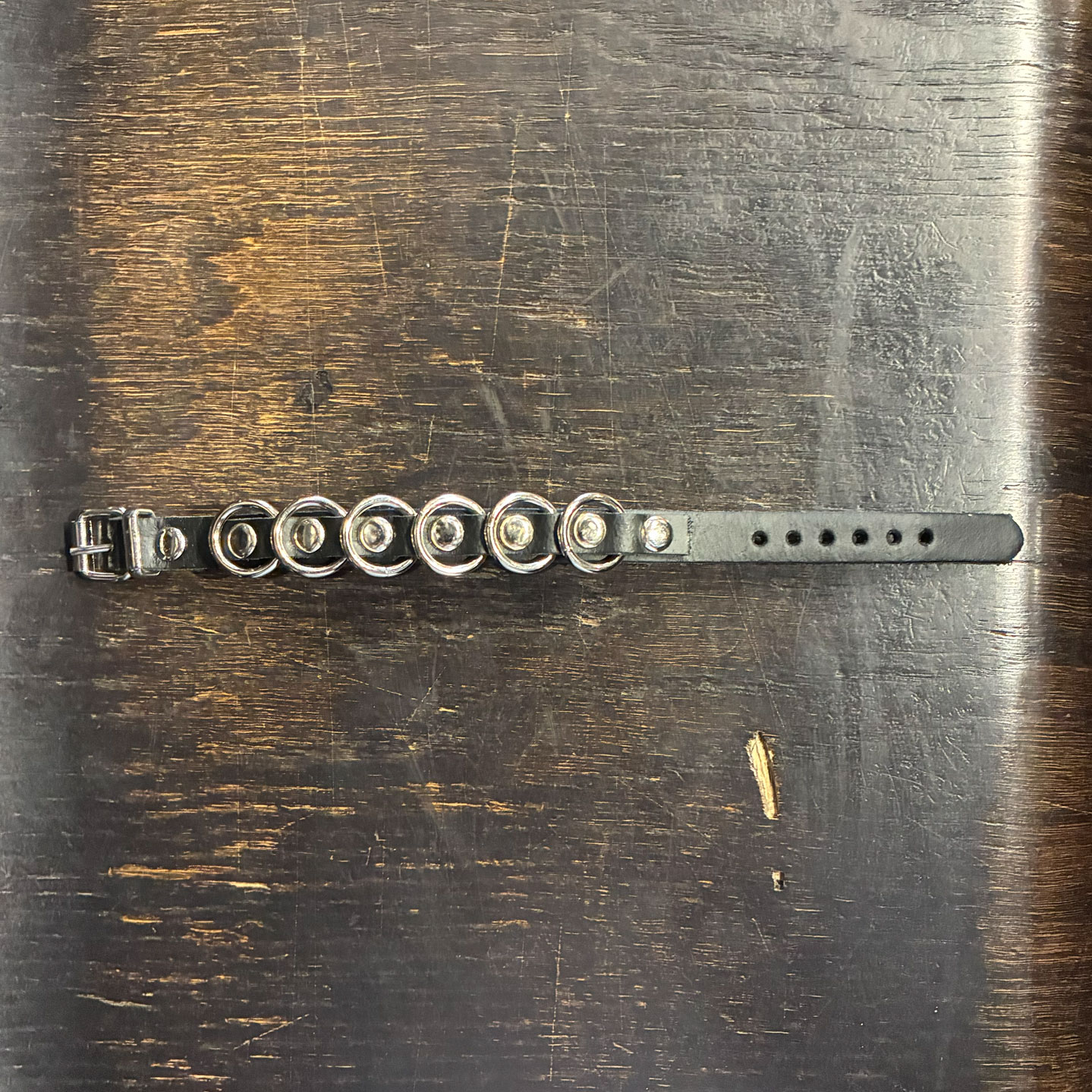 RING リストバンド