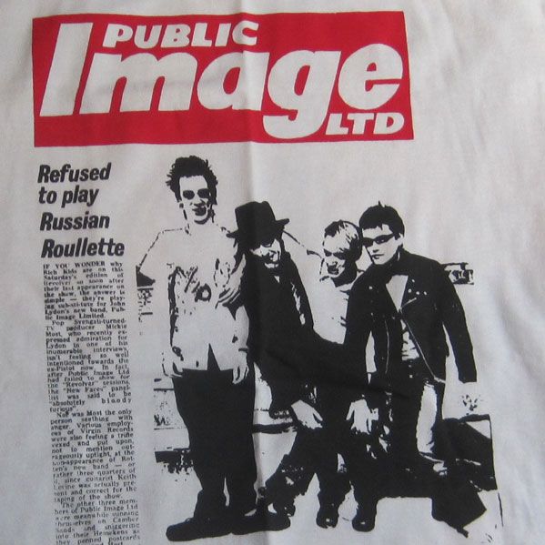 PIL Tシャツ career with a future