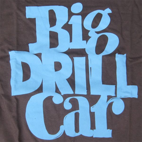 BIG DRILL CAR Tシャツ NAME LOGO