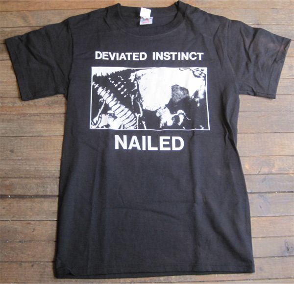 DEVIATED INSTINCT Tシャツ NAILED