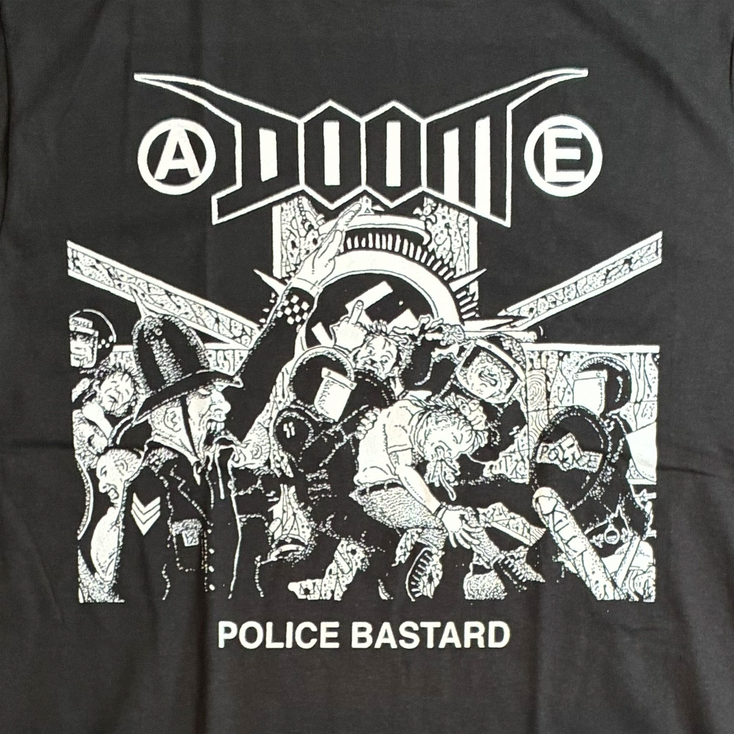 DOOM Tシャツ POLICE BASTARD2 オフィシャル！