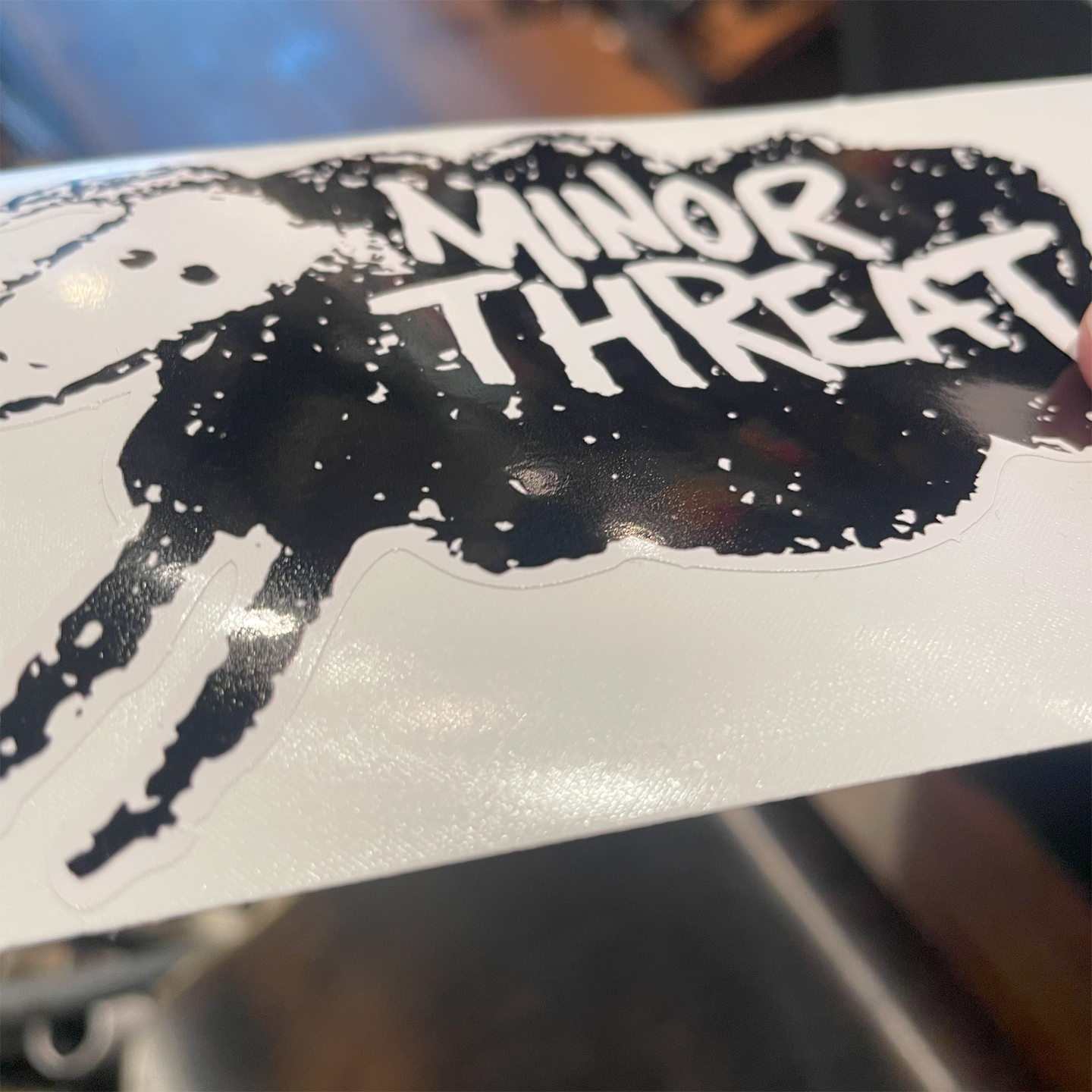 MINOR THREAT ステッカー ダイカット