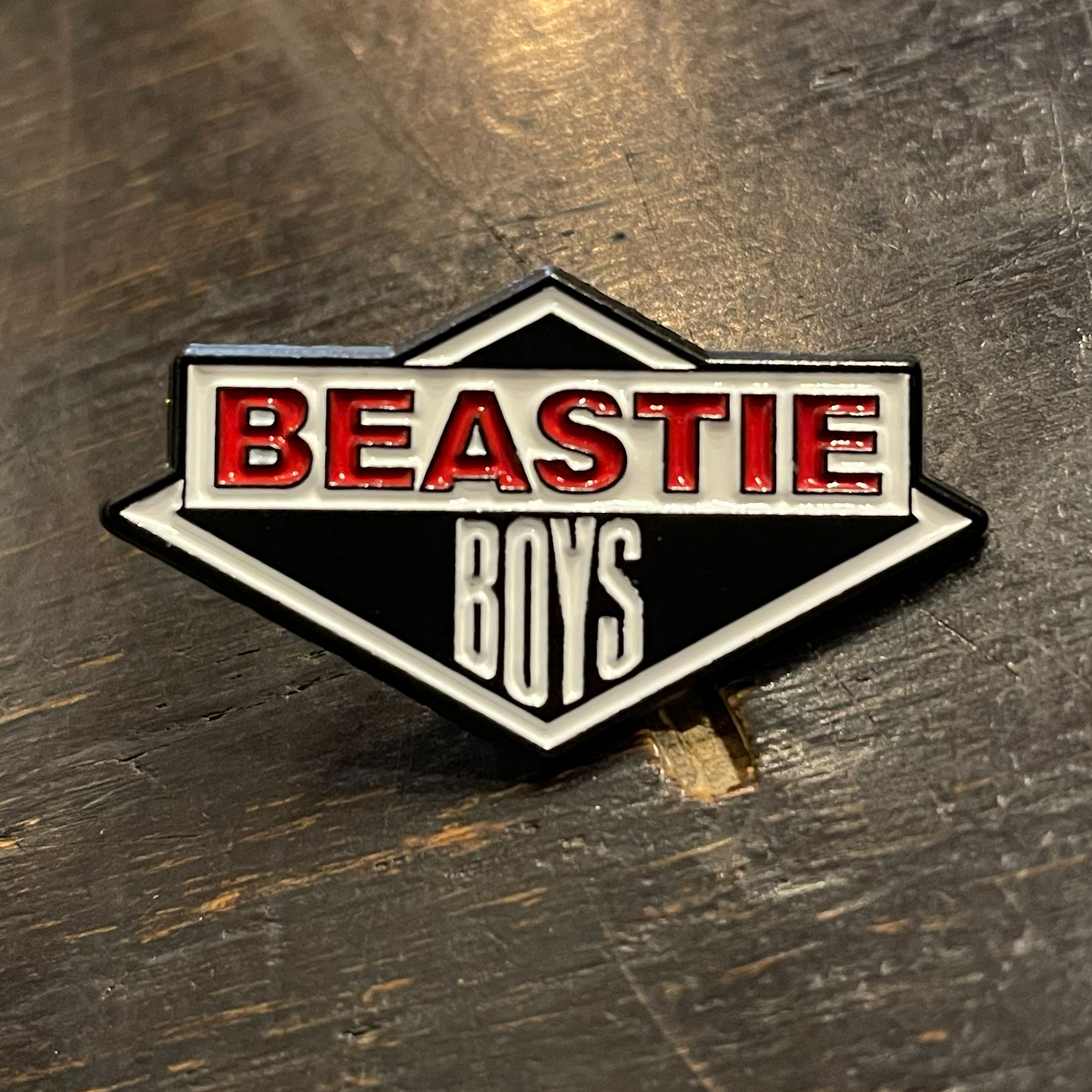 BEASTIE BOYS ピンバッジ LOGO
