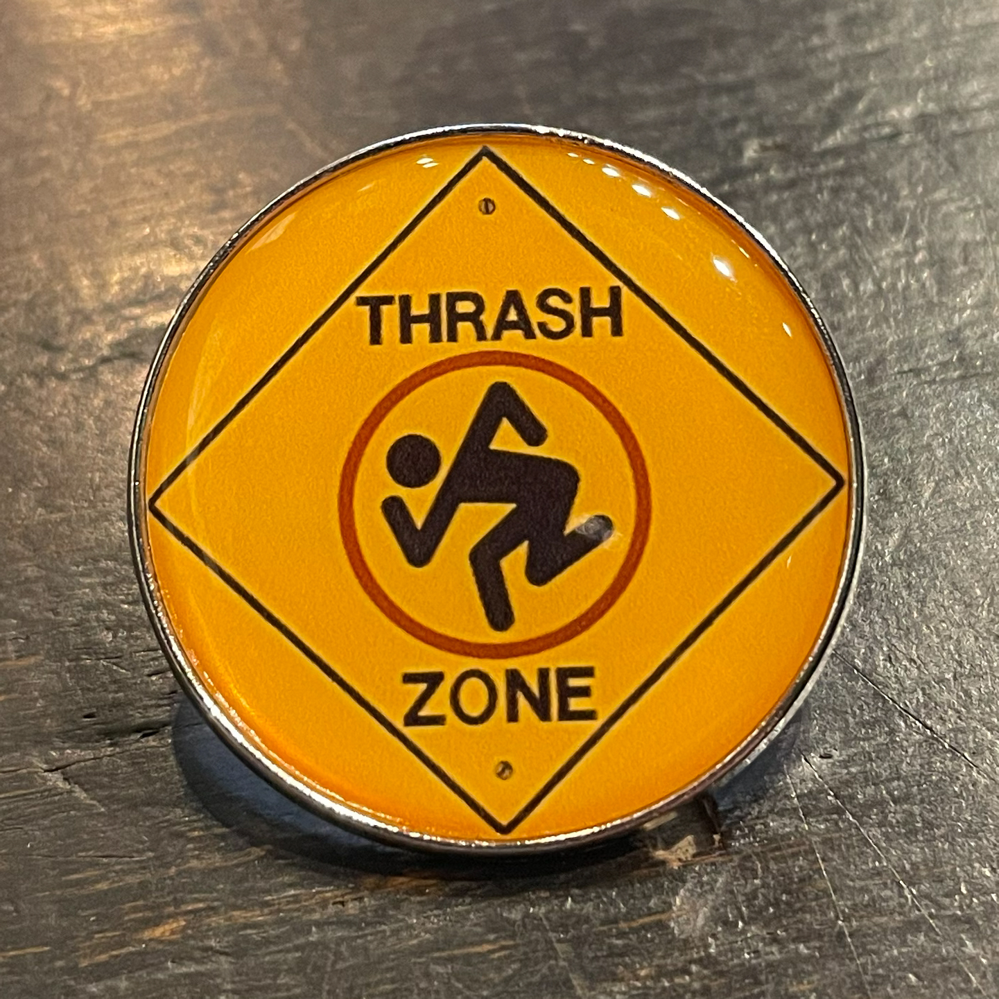 D.R.I. ピンバッジ THRASH ZONE