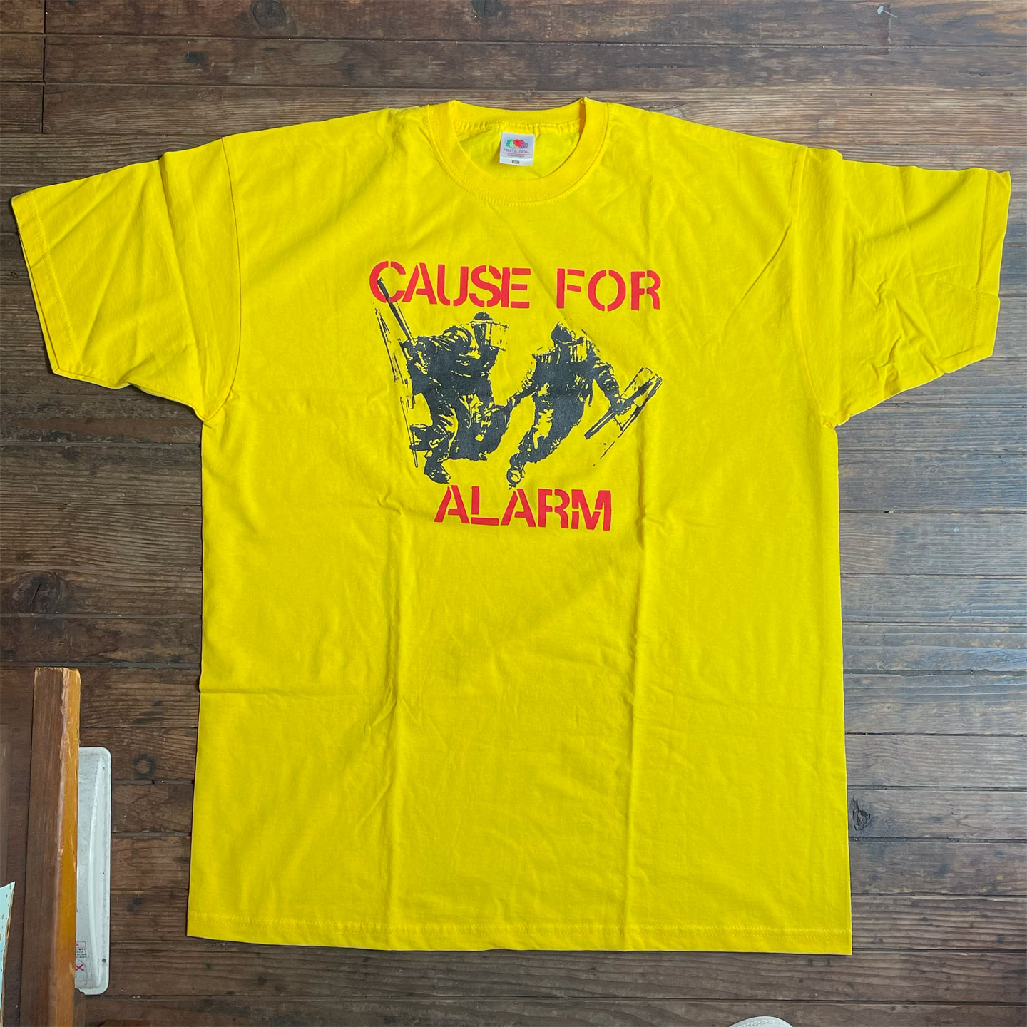 CAUSE FOR ALARM Tシャツ CAUSE FOR ALARM