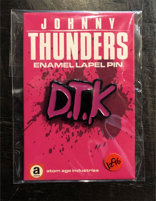 JOHNNY THUNDERS AND THE HEARTBREAKERS ピンバッジ D.T.K