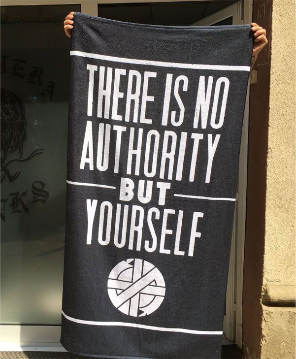 CRASS 特大タオル There is no authority but yourself