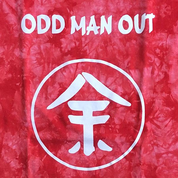 ODD MAN OUT Tシャツ