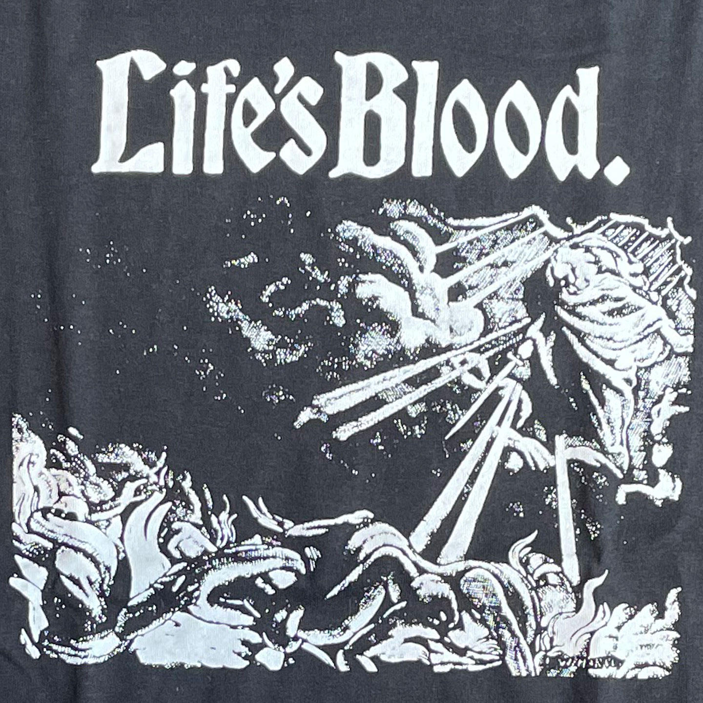 LIFE'S BLOOD Tシャツ Defiance