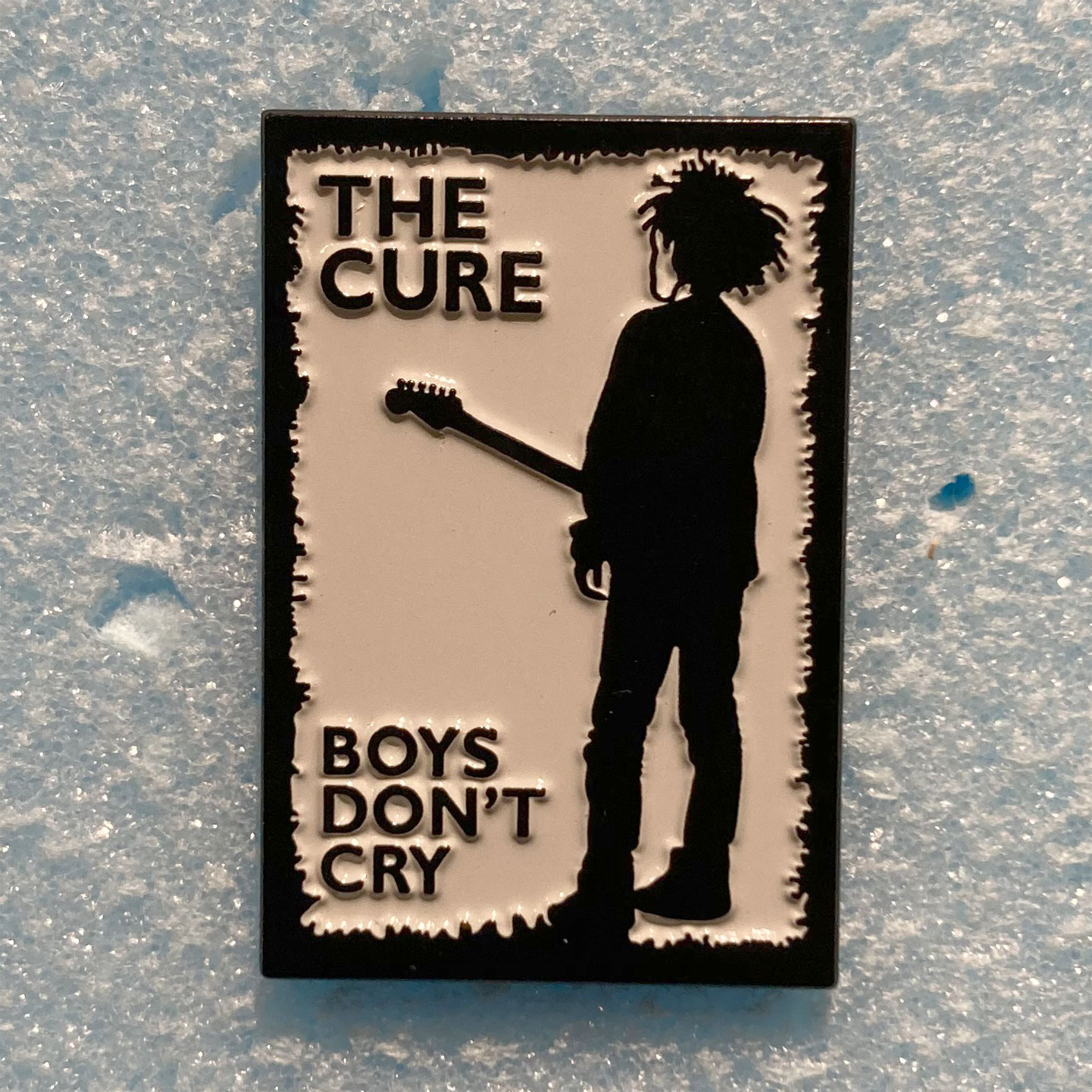 THE CURE ピンバッジ BOYS DON'T CRY