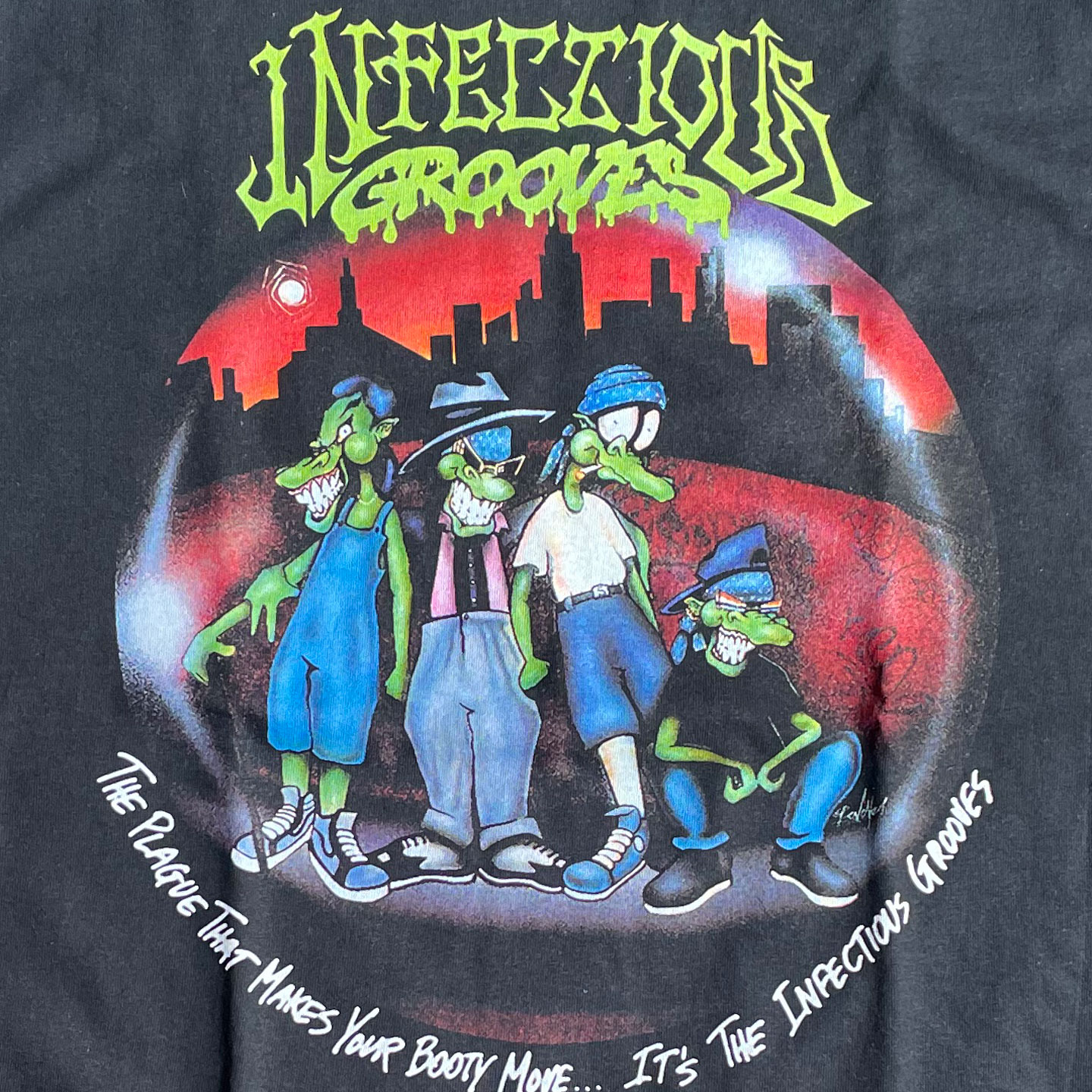 INFECTIOUS GROOVES Tシャツ THE PLAGUE THAT MAKES YOUR BOOTY MOVE...