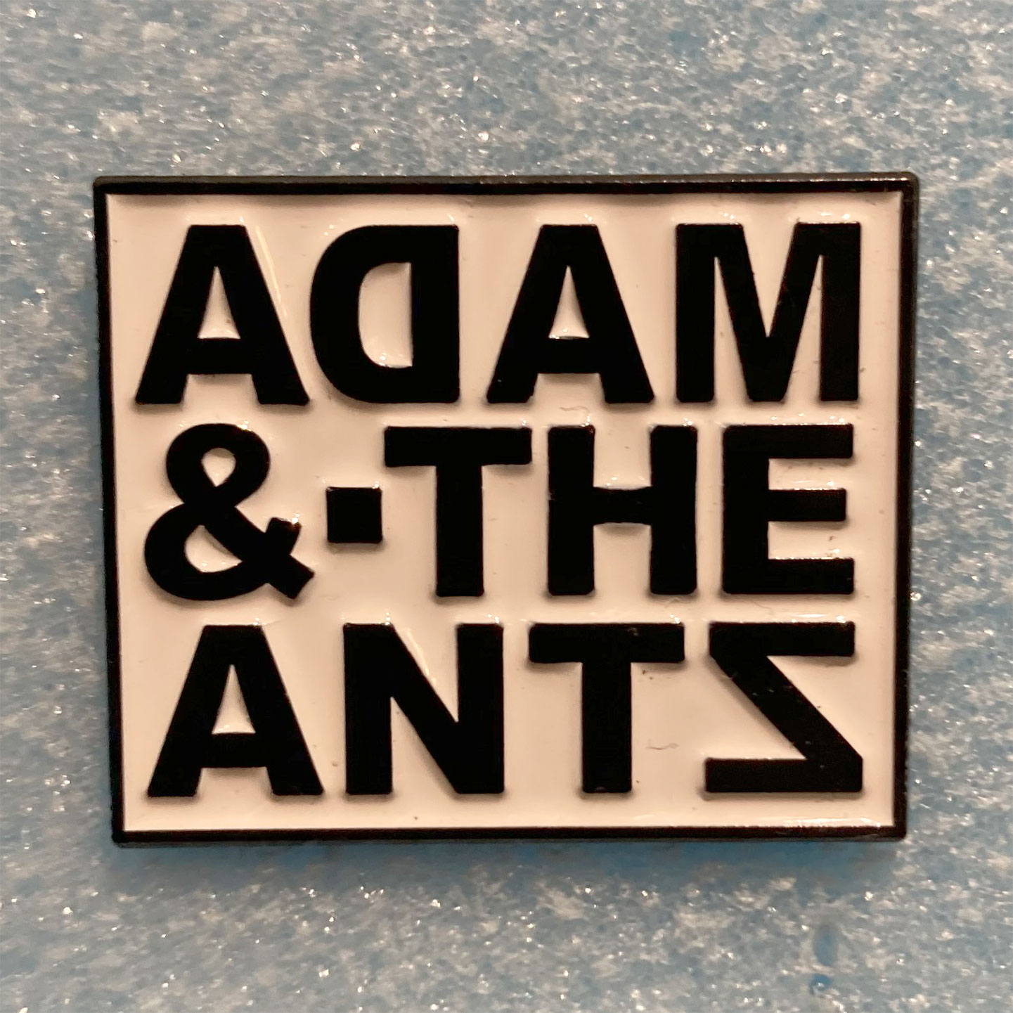 ADAM AND THE ANTS ピンバッジ LOGO
