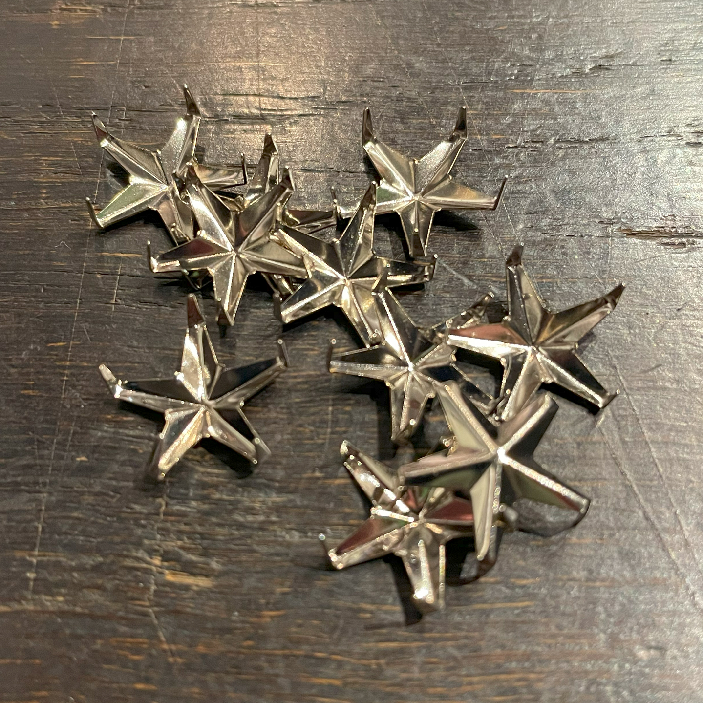 STUDS 星