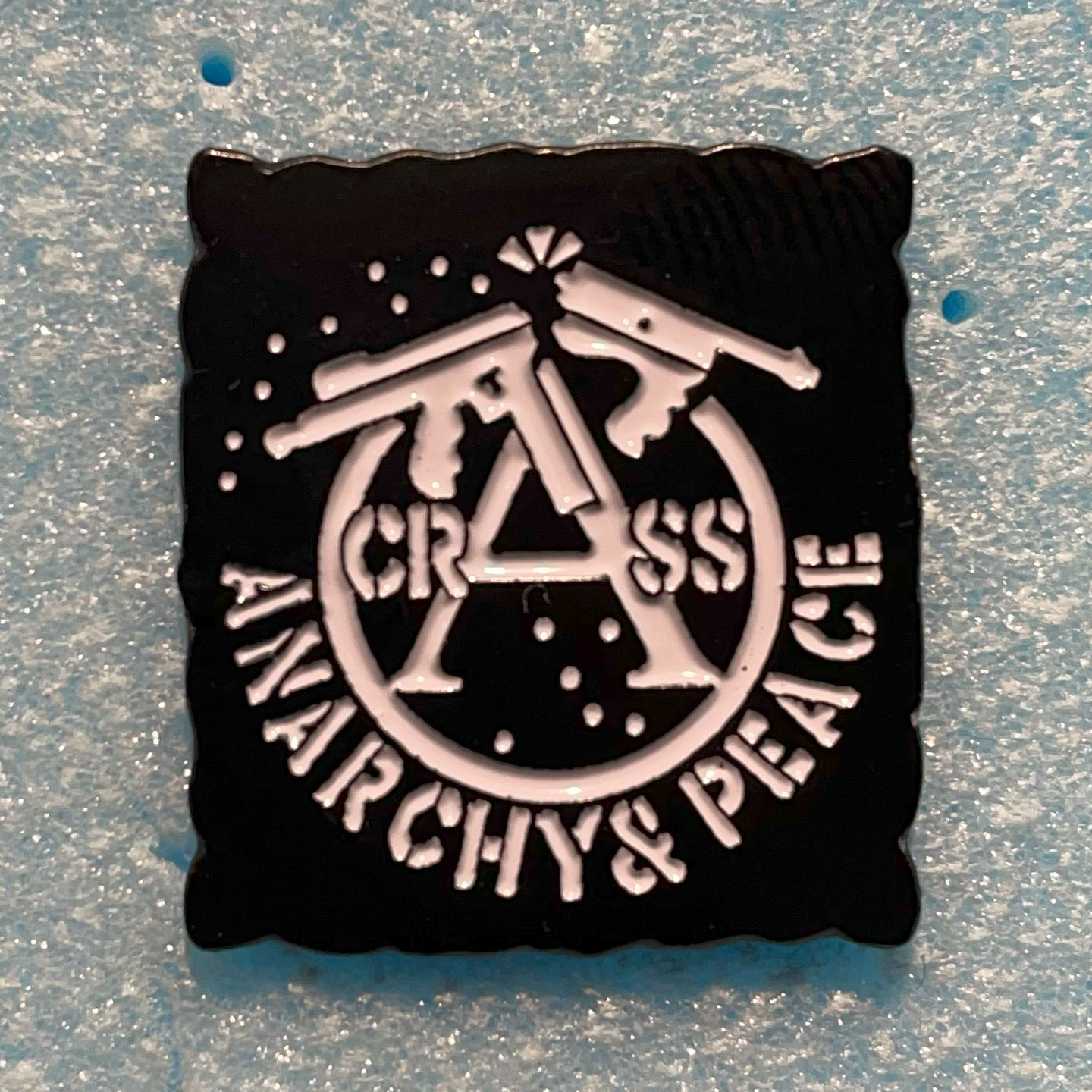 CRASS ピンバッジ ANARCHY ＆ PEACE