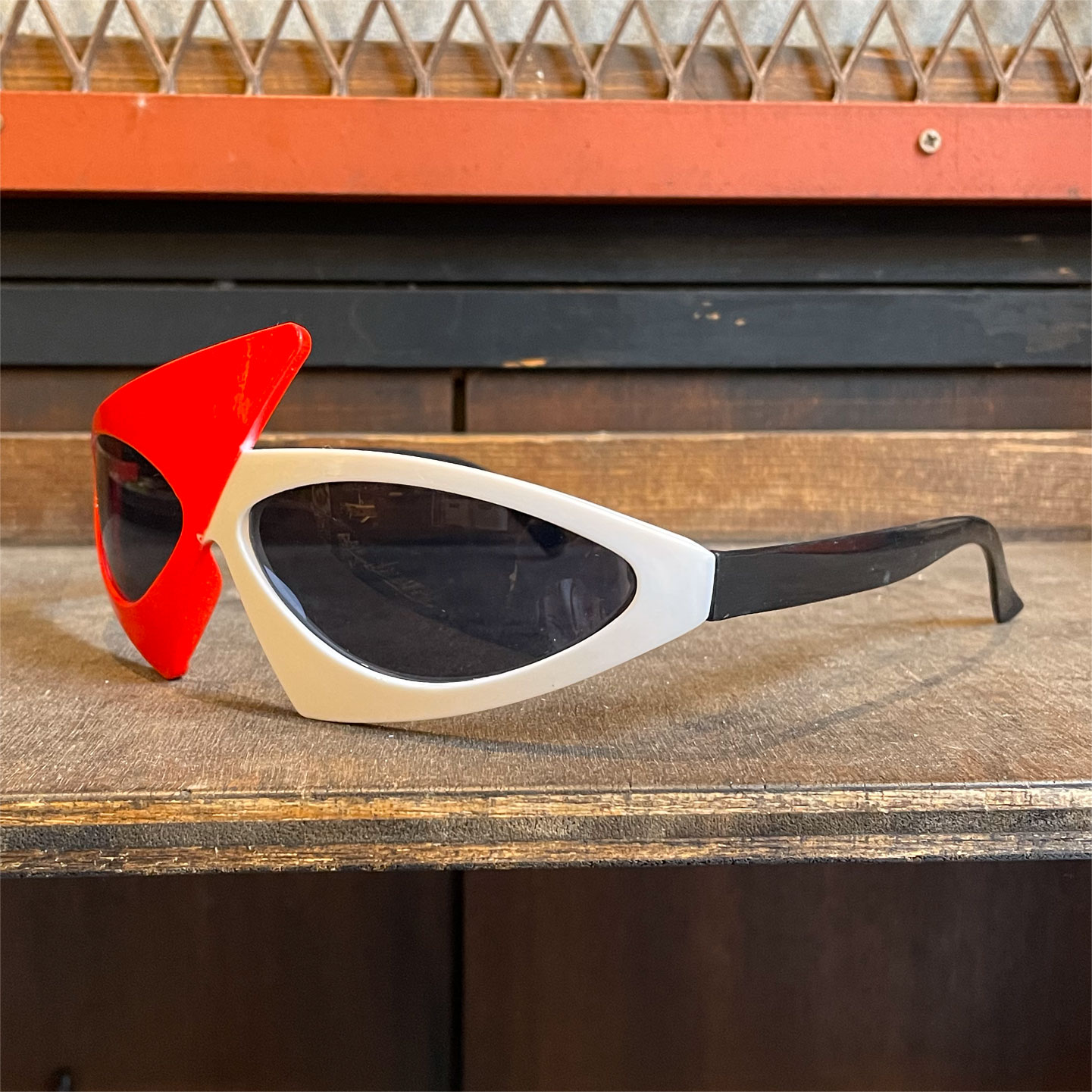 GABBA SUNGLASS WHITE x RED