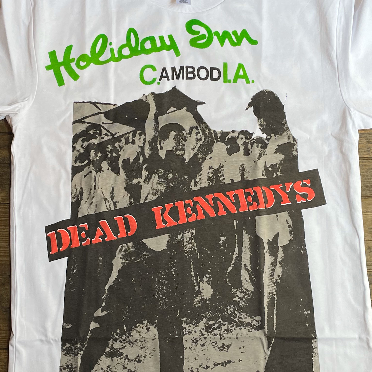 DEAD KENNEDYS Tシャツ HOLIDAY IN CAMBODIA BIG PRINT
