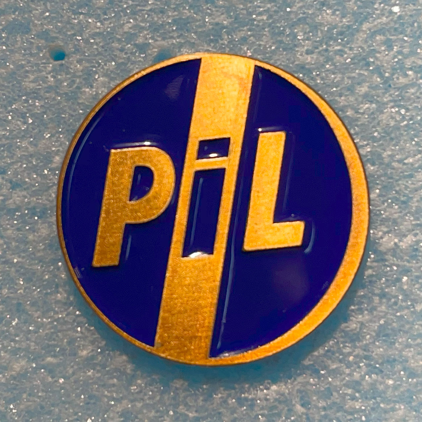 PIL ピンバッジ End Of World