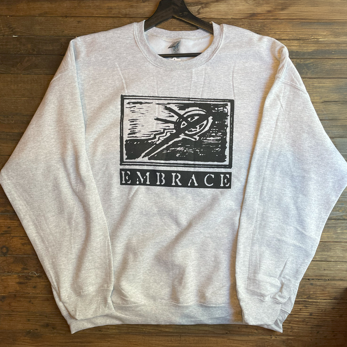 EMBRACE スウェット 