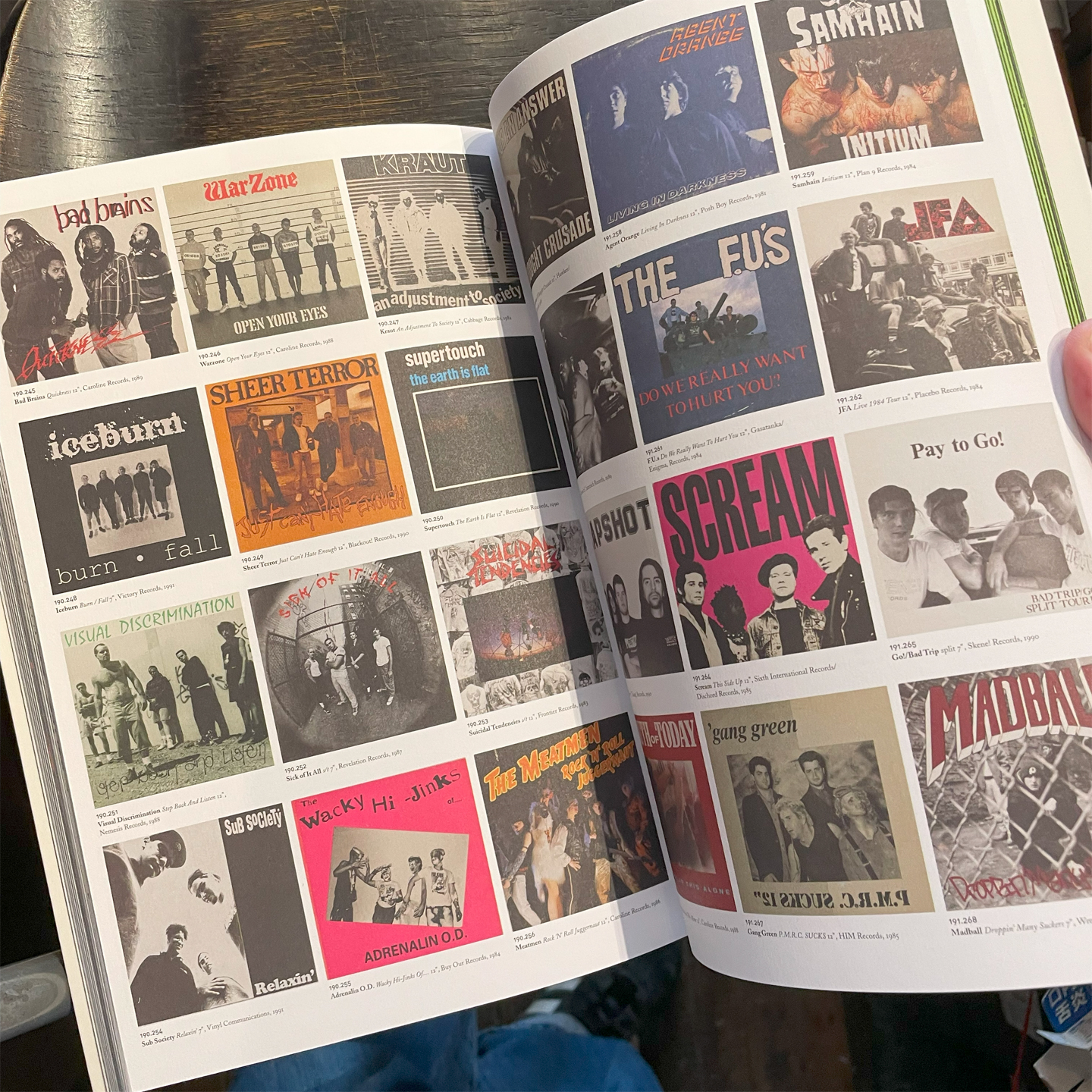 Radio Silence／アメリカン・ハードコア・ミュージック 洋書 Radio Silence: A Selected Visual History of American