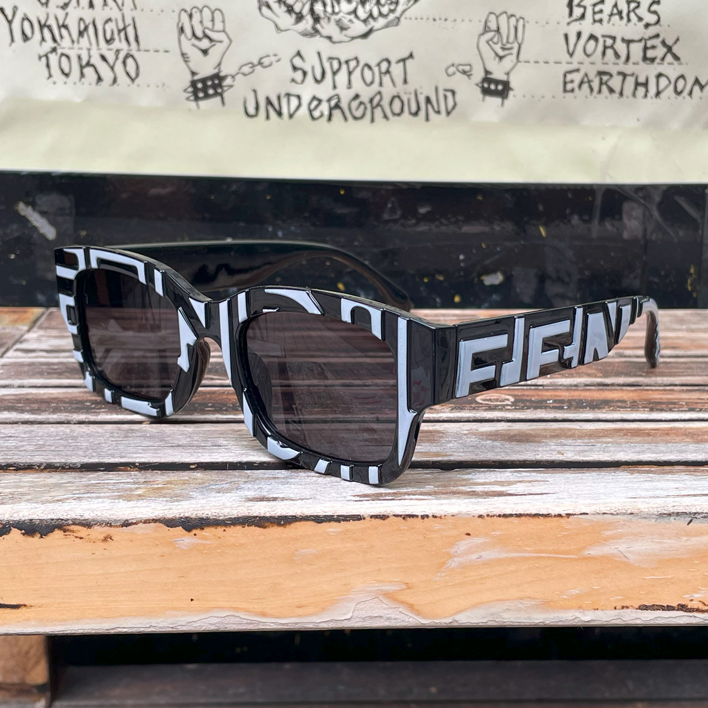 PUNK SUNGLASS BLACK AND WHITE